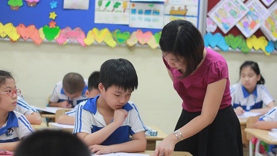 Xử phạt hành chính giáo viên: "Tạo ra vùng cấm an toàn cho giáo viên" - 1
Ranh giới giữa hành vi xúc phạm hay không rất mong manh