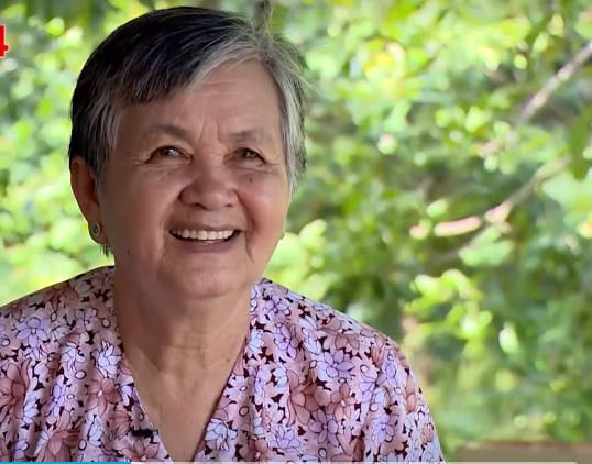 Bà Sáu Ánh lúc nào cũng cười hồn hậu.