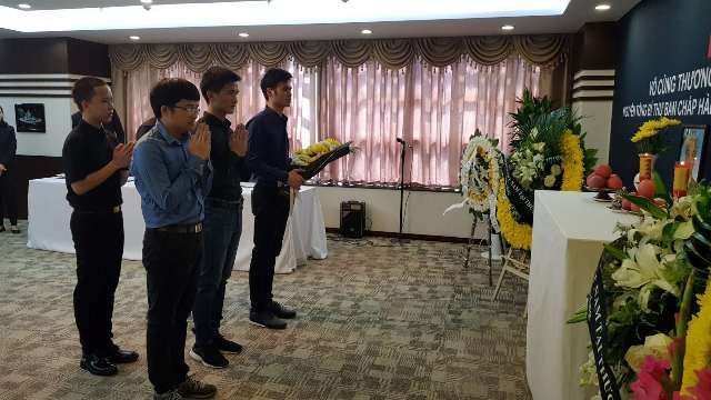 Tổng lãnh sự quán Việt Nam tại Thượng Hải tổ chức viếng nguyên Tổng Bí thư Đỗ Mười - 2 Các đoàn đến viếng nguyên Tổng Bí thư Đỗ Mười tại Tổng lãnh sự quán Việt Nam tại Thượng Hải
