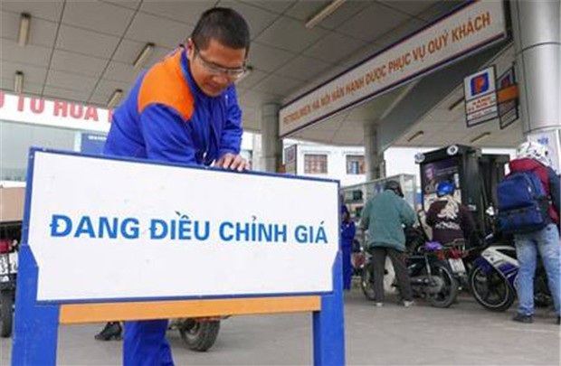 Xăng dầu tăng giá mạnh; Hé lộ dần “bí mật” của Vũ "nhôm" - 1 Giá xăng dầu tiếp tục được điều chỉnh tăng khá mạnh