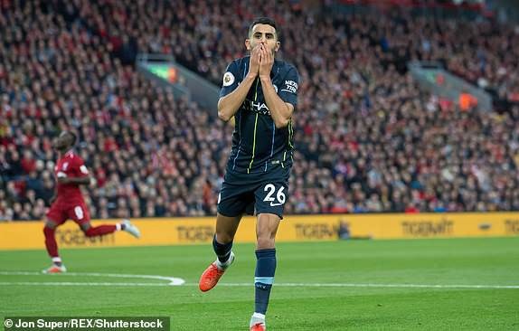 
Mahrez tiếc nuối sau pha dứt điểm không thành
