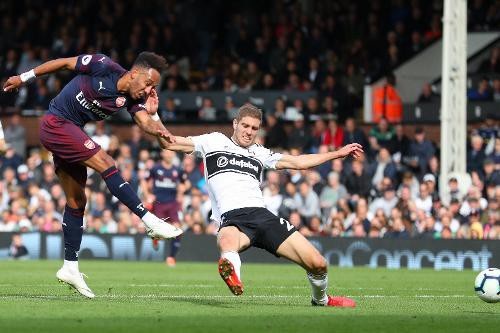 Những khoảnh khắc trong trận đấu Arsenal vùi dập Fulham - 21
Không chỉ ghi một bàn, Aubameyang đã hoàn tất cú đúp ở phút bù giờ thứ nhất