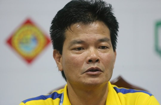 Trận tranh vé vớt dự V-League 2019 sẽ diễn ra ở sân Vinh - 2 HLV Nguyễn Văn Sỹ (Nam Định) dè dặt trước trận play-off (ảnh: Anh Hải)