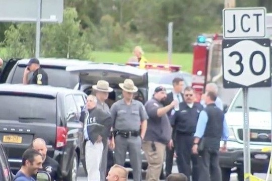 Mỹ: Đi đám cưới về, 20 người chết thảm trong tai nạn - 3
Lực lượng khẩn cấp tại hiện trường. Ảnh: Fox News