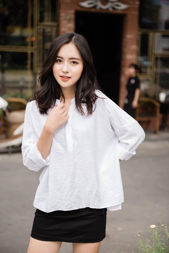Mới nổi vì diện đồ dân tộc cực xinh, thiếu nữ Yên Bái lại có ảnh thẻ gây "sốt" - 8 Hình ảnh đời thường của Thu Trang