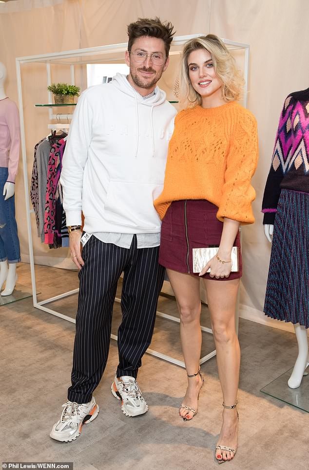 
Người đẹp từng hẹn hò ngắn ngủi với diễn viên David Walliams và MC Matt Richardson
