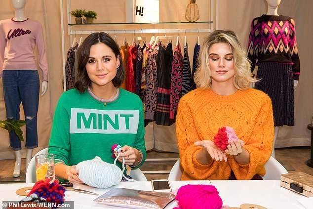 
Tuy nhiên hiện tại người đẹp tóc vàng đã học được cách yêu bản thân và tôn trọng vẻ bề ngoài của mình.
