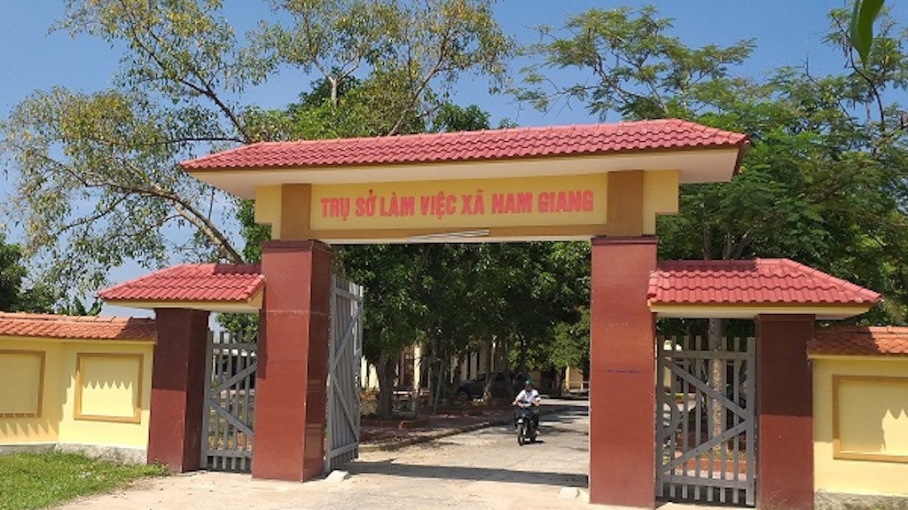Vụ xin cải tạo hồ trồng sen, đào hết đất bán: Kỷ luật hàng loạt cán bộ để xảy ra sai phạm - Ảnh 5. Vụ xin cải tạo hồ trồng sen, đào hết đất bán: Kỷ luật hàng loạt cán bộ để xảy ra sai phạm - Ảnh 5.
