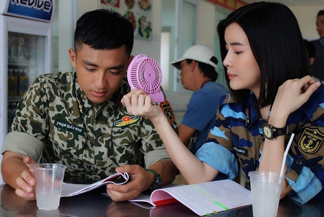 Bộ Quốc phòng nói phim “Hậu duệ mặt trời” phiên bản Việt sai điều lệnh quân đội - 1 Một cảnh trong phim Hậu duệ mặt trời phiên bản Việt.