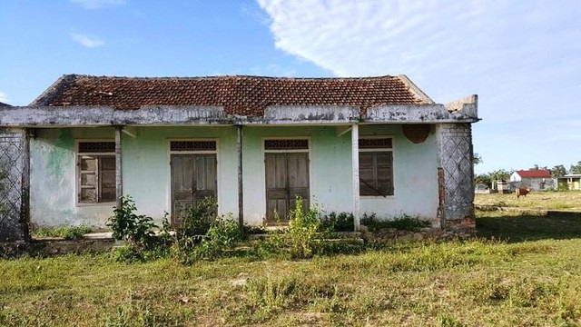 Vụ chủ tịch xã làm “méo” hồ sơ để lấy đất công làm của riêng: Thu hồi sổ đỏ trái luật - Ảnh 1. Vụ chủ tịch xã làm “méo” hồ sơ để lấy đất công làm của riêng: Thu hồi sổ đỏ trái luật - Ảnh 1.