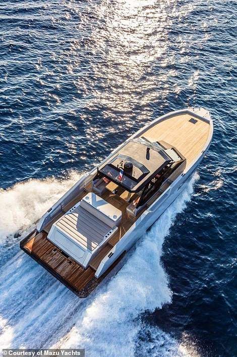 Du thuyền cao tốc sang trọng nhất thế giới với giá 24 tỉ đồng trông như thế nào? - 5 Du thuyền cao tốc sang trọng nhất thế giới với giá 24 tỉ đồng trông như thế nào? - 5