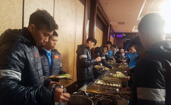 U23 Việt Nam có mặt tại Trung Quốc, tái tê vì thời tiết giá lạnh - 2
Thời tiết tại Trung Quốc khá lạnh giá