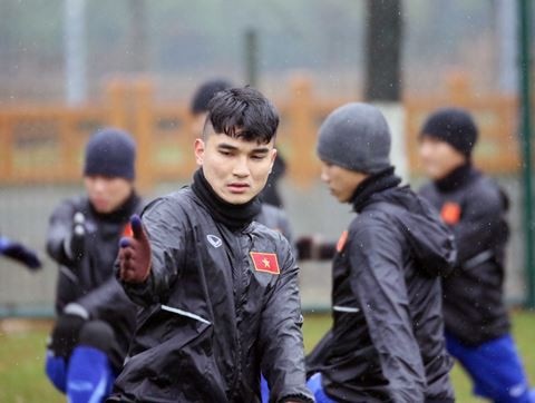 Tuyển thủ U23 Việt Nam “phát hãi” với cái lạnh tại Giang Tô - 1
U23 Việt Nam đối diện với cái lạnh tại Giang Tô