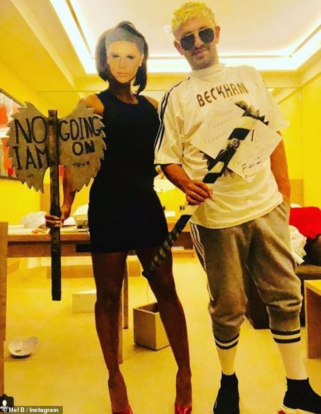 
Mel B hóa trang thành bạn thân Victoria Beckham
