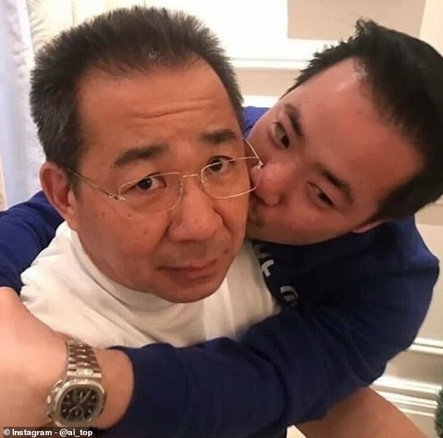 Con trai cố Chủ tịch Leicester viết tâm thư: “Tôi tự hào vì có người cha đặc biệt” - 1
Ông Aiyawatt Srivaddhanaprabha và cha của mình, cố Chủ tịch Leicester City, Vichai Srivaddhanaprabha