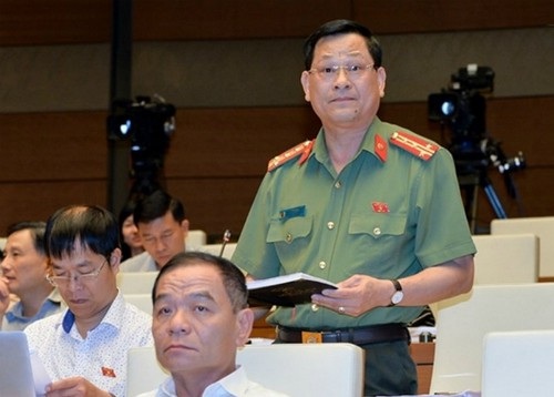 Nóng nghị trường về số liệu vi phạm “dậy sóng” lực lượng công an - 2
Ông Nguyễn Hữu Cầu phát biểu tại hội trường sáng nay