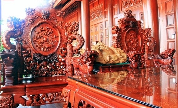 Chiêm ngưỡng những bộ bàn ghế tiền tỷ đại gia mới dám tậu - 1 Bộ gỗ lim quý hiếm của đại gia Điện Biên