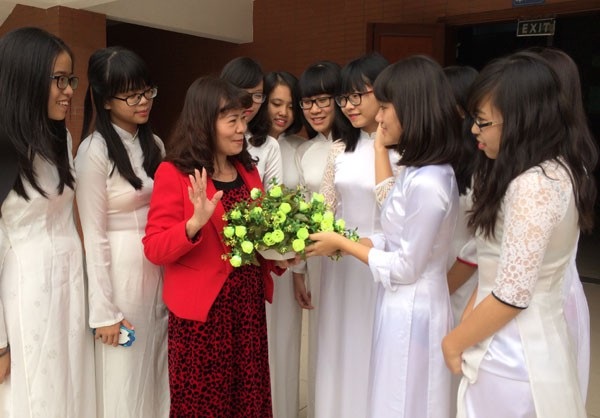 Khoảng trống... văn hóa ứng xử trong trường học! - 2 
Tam giác liên kết chặt chẽ giữa gia đình, nhà trường và xã hội cần được gắn chặt trong giáo dục.(Ảnh minh họa. Nguồn ảnh: TH)