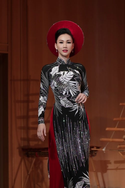 Paris Vũ, Ngọc Lan Vy làm vedette ở đêm Giao lưu văn hoá Việt Nhật - 6 Paris Vũ, Ngọc Lan Vy làm vedette ở đêm Giao lưu văn hoá Việt Nhật - 6