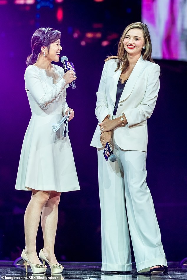 Miranda Kerr thanh lịch tái xuất - 6
Cô tiết lộ chồng thứ 2 của mình là người đơn giản và kín đáo