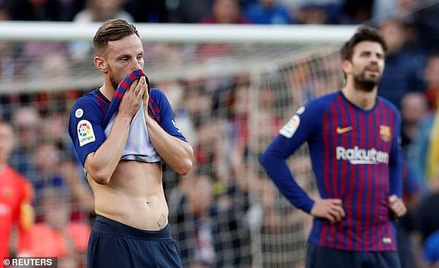 Messi lập cú đúp, Barcelona vẫn thua sốc Betis - 14
Nỗi thất vọng của Rakitic