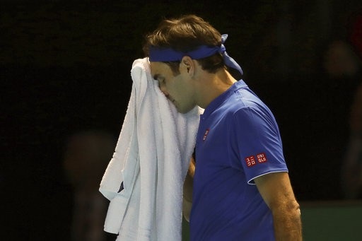 Federer thua sốc ngay trận đầu ra quân ATP Finals - 2
Fererer chơi không tốt trong trận đầu ra quân