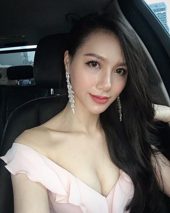Không đọ ngực “khủng”, mỹ nhân Việt nào sở hữu vòng eo nhỏ nhất? - 24 Trong số những MC hiện tại của VTV, Minh Hà thuộc nhóm những cô nàng sexy và nóng bỏng nhất.
