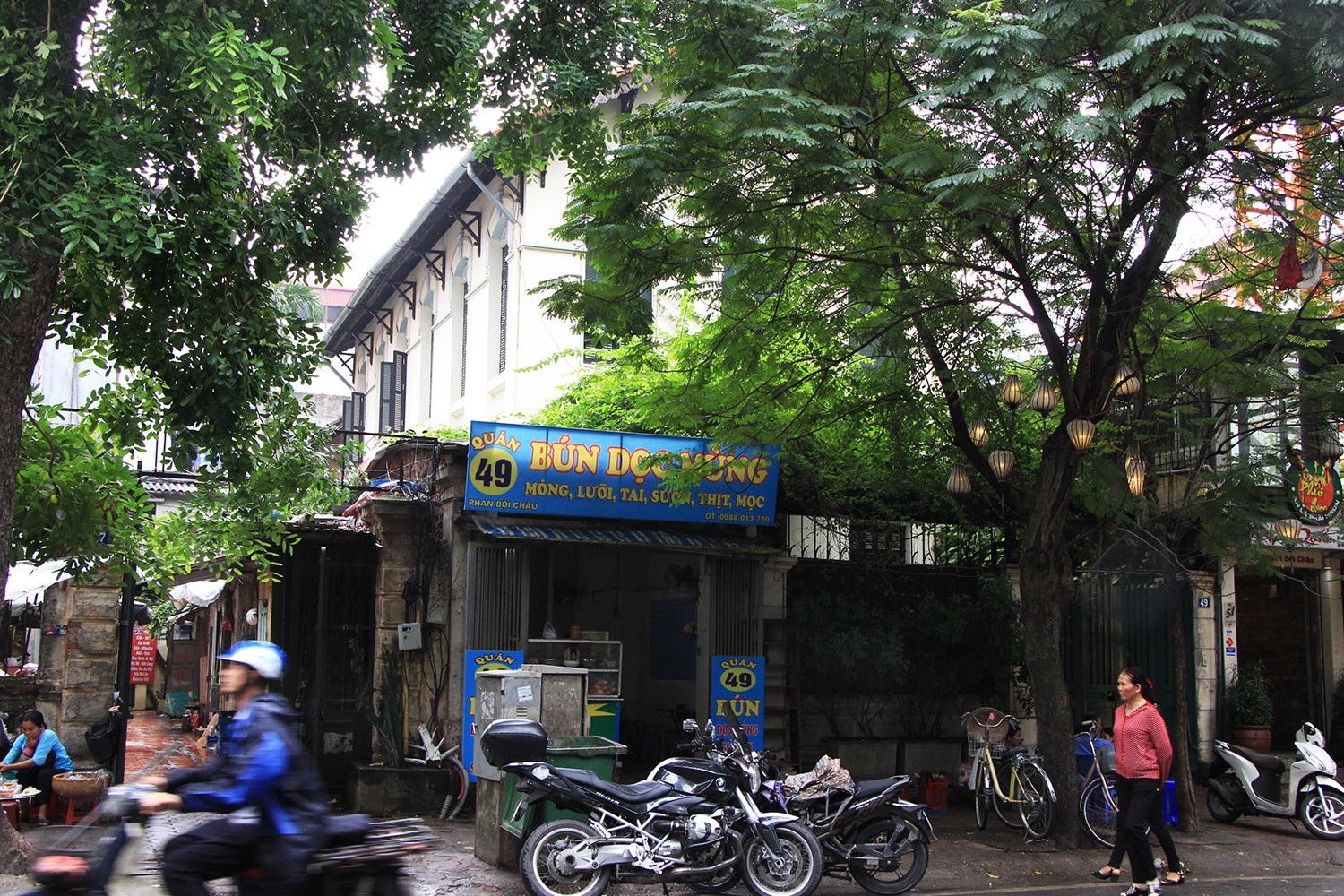 Cận cảnh 2 khu đất vàng Hà Nội đang “đòi” tỉnh Điện Biên và Bộ Tài chính - 1 Con ngõ số 49 Phan Bội Châu, Hà Nội, nơi dẫn vào Nhà khách Tỉnh ủy Lai Châu.
