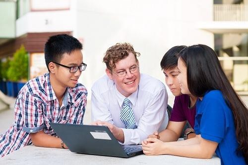 Tháng tri ân thầy cô - nhận ngay ưu đãi học phí 2.000.000 VNĐ từ YOLA - 1 Nhân dịp tháng 11 - tháng tri ân thầy cô giáo, YOLA ưu đãi học phí đến 2 triệu đồng cho tất cả khóa học tiếng Anh tại trung tâm.