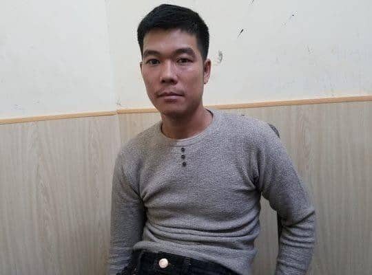 Bắt nghi phạm sát hại chủ tiệm tóc rồi đốt xác - 2 Nghi phạm tại cơ quan công an (ảnh Công an HP)