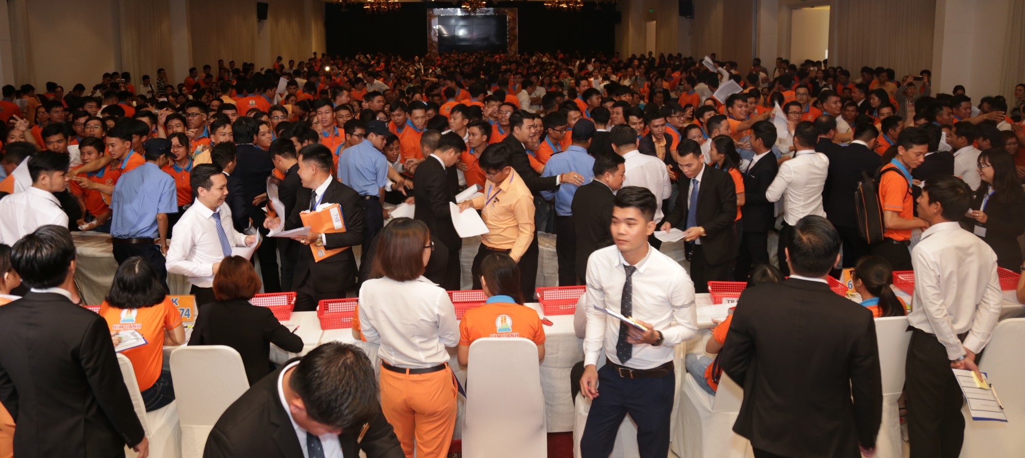 5 điểm tựa phát triển của bất động sản Biên Hòa - 3 Hơn 1.000 khách hàng tham dự lễ giới thiệu dự án Golden Center City 3 của Kim Oanh Group tại thành phố Biên Hòa.