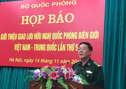 Đại tá Văn Ngọc Quế, Phó Chủ nhiệm Chính trị, Bộ Tư lệnh Biên Phòng thông tin về các cuộc giao lưu hữu nghị tại các tỉnh biên giới Việt - Trung.