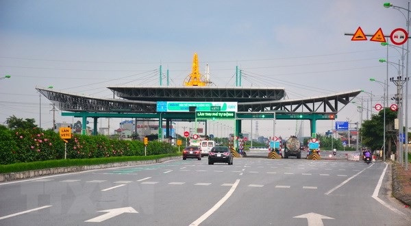 
Trạm BOT Mỹ Lộc (Nam Định) trong cảnh vườn không nhà trống, không thể thực hiện việc thu phí thời gian qua
