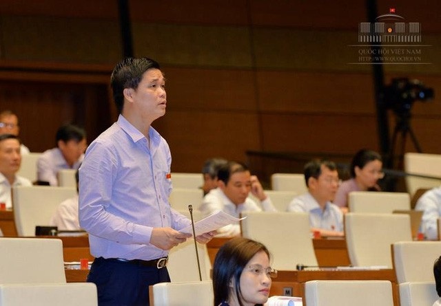 Đại biểu: Tín dụng đen đang bủa vây dân nghèo, công khai thách thức chính quyền - 1 Đại biểu Ngọ Duy Hiểu thảo luận tại hội trường Quốc hội.