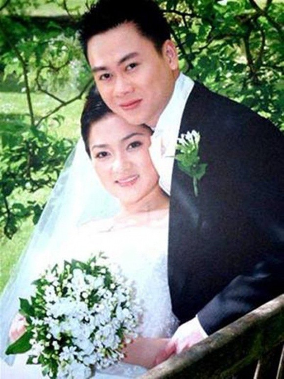 Sau 15 năm, dàn diễn viên phim “Thời xa vắng” giờ ra sao? - 3 Hình ảnh hiếm hoi của Nguyễn Thị Huyền và chồng cũ
