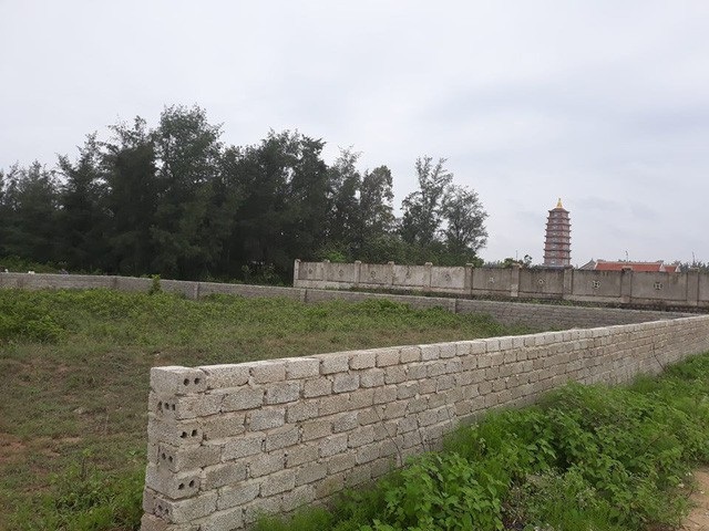 Vụ “đất vàng” đứng tên cán bộ tại Thanh Hoá: Thanh tra chỉ rõ hàng loạt sai phạm - 1 Đất vàng phải vận động cán bộ đứng tên trên hình thức.