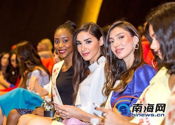 Hoa hậu Tiểu Vy cùng mỹ nhân Hoa hậu Thế giới 2018 ra mắt giới truyền thông - 31 Hoa hậu Tiểu Vy cùng mỹ nhân Hoa hậu Thế giới 2018 ra mắt giới truyền thông - 31