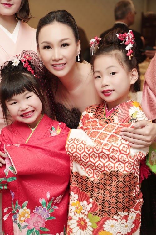 Hoa hậu Paris Vũ khoe vai trần gợi cảm tại Nhật Bản - 8 Hoa hậu Paris Vũ khoe vai trần gợi cảm tại Nhật Bản - 8