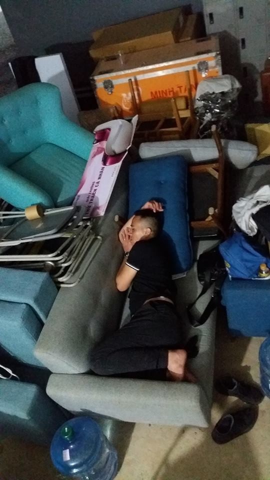 Hôn phu MC Hoàng Linh: “Vợ chồng chỉ giận hờn nhau, tính Linh sống rất cảm xúc” - 5
Một người bạn đăng tải hình ảnh giấc ngở tranh thủ của Mạnh Hùng.