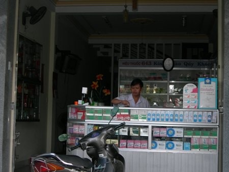 Đà Nẵng tăng cường kiểm soát kê đơn thuốc và bán thuốc kê đơn - 1 Theo kế hoạch của Đà Nẵng, đến năm 2020, 100% thuốc kháng sinh được bán tại nhà thuốc, quầy thuốc phải có đơn thuốc