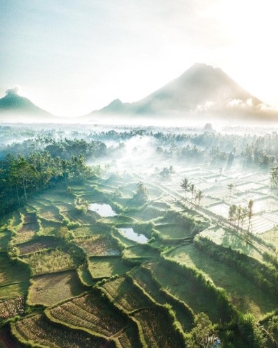 Ngỡ ngàng vẻ hoang sơ, tươi đẹp của các vùng đất châu Á từ trên cao - 7 Hiếm có nơi nào mang vẻ đẹp đa dạng và mê hoặc như Bali, Indonesia.