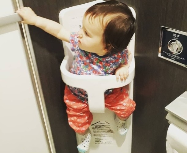 Loạt ảnh cho thấy sự chu đáo và tỉ mẩn ấn tượng của người Nhật Bản - 5 Người Nhật Bản thậm chí thiết kế ghế cho trẻ chập chững