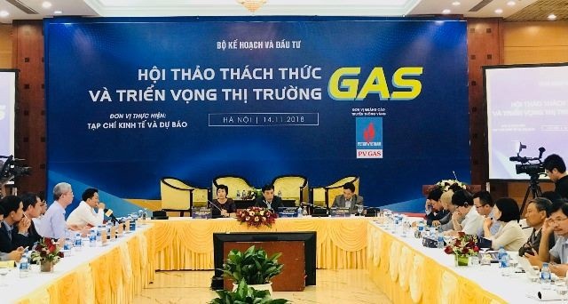 Bộ Công Thương đặt tham vọng thay điện than bằng điện khí hóa lỏng - 1
Bà Ngô Thúy Quỳnh, Phó Vụ trưởng Vụ Dầu khí và Than (Bộ Công Thương) cho biết, hiện Bộ này đã tính toán để đưa quy hoạch nhiệt điện sử dụng khí thiên nhiên hóa lỏng (LNG) thay thế các dự án nhiệt điện chạy than (dự án trong Tổng sơ đồ phát điện VII) trong tương lai gần.