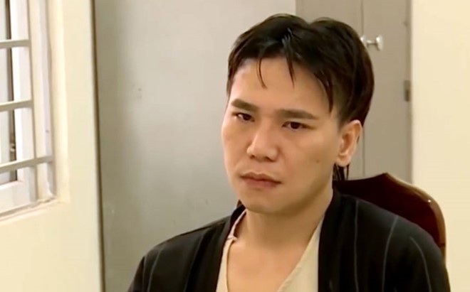 Khởi tố ca sĩ Châu Việt Cường tội giết người - 1 Ca sĩ Châu Việt Cường thời điểm bị cơ quan công an bắt giữ.