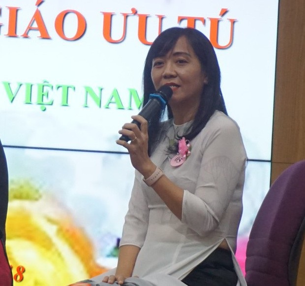 Cô giáo bật khóc nhắc kỷ niệm “phụ huynh chưa kịp tặng phong bì” - 2 Cô Nguyễn Ngọc Hạnh kể về kỷ niệm chiếc phong bì đáng nhớ như một dấu ấn trong sự nghiệp