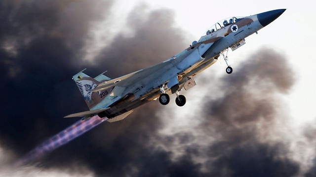 Chuyên gia: Israel đủ sức hạ gục S-400 của Nga nhưng không ra tay - 1
Máy bay chiến đấu F-15 của Không quân Israel (Ảnh: EPA)