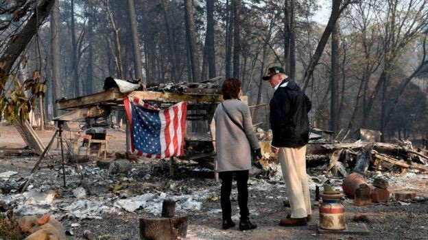 Ông Trump thăm hiện trường vụ cháy rừng khủng khiếp nhất lịch sử California - 3
Trong khi đó, giới chuyên gia cho rằng, biến đổi khí hậu, sự dịch chuyển nơi sống của cư dân là nguyên nhân lớn hơn gây ra các vụ cháy rừng. (Ảnh: Reuters)