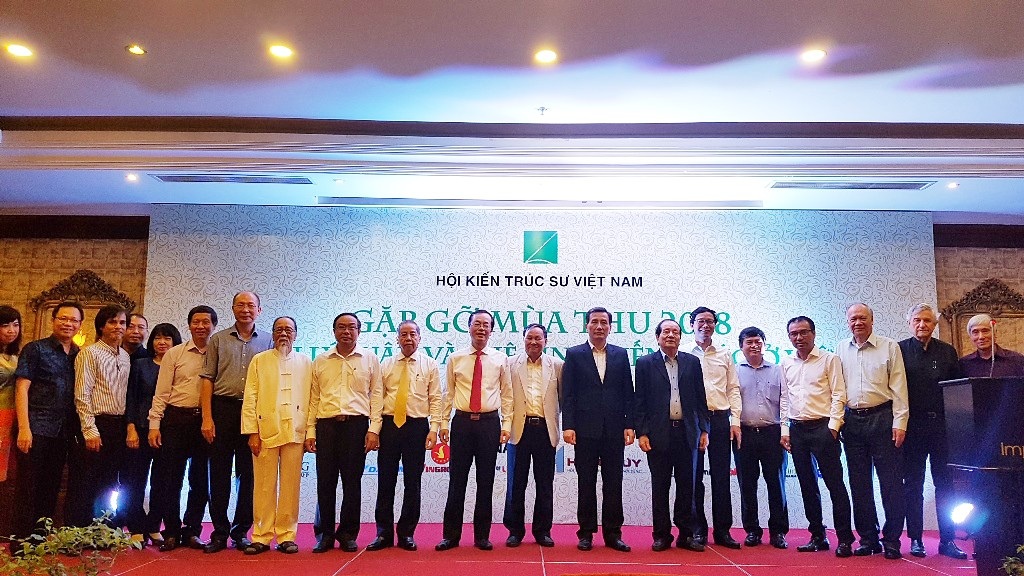 Định hướng phát triển ngành kiến trúc Việt Nam trong cách mạng 4.0 - 5 Các lãnh đạo chụp hình lưu niệm trong diễn đàn lớn nhất về kiến trúc năm 2018