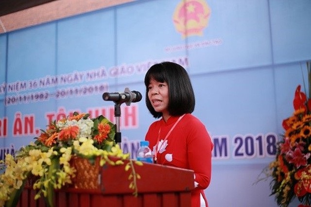 Vinh danh 183 tấm gương Nhà giáo tiêu biểu toàn quốc năm 2018 - 3 Giáo viên Lê Thị Lợi - Đại diện cho 183 thầy cô giáo phát biểu tại buổi lễ.