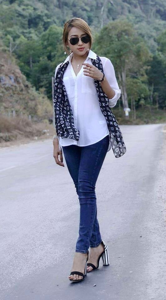 Chiêm ngưỡng vẻ đẹp hút hồn của bạn gái “Ronaldo Myanmar” - 7 Chiêm ngưỡng vẻ đẹp hút hồn của bạn gái “Ronaldo Myanmar” - 7